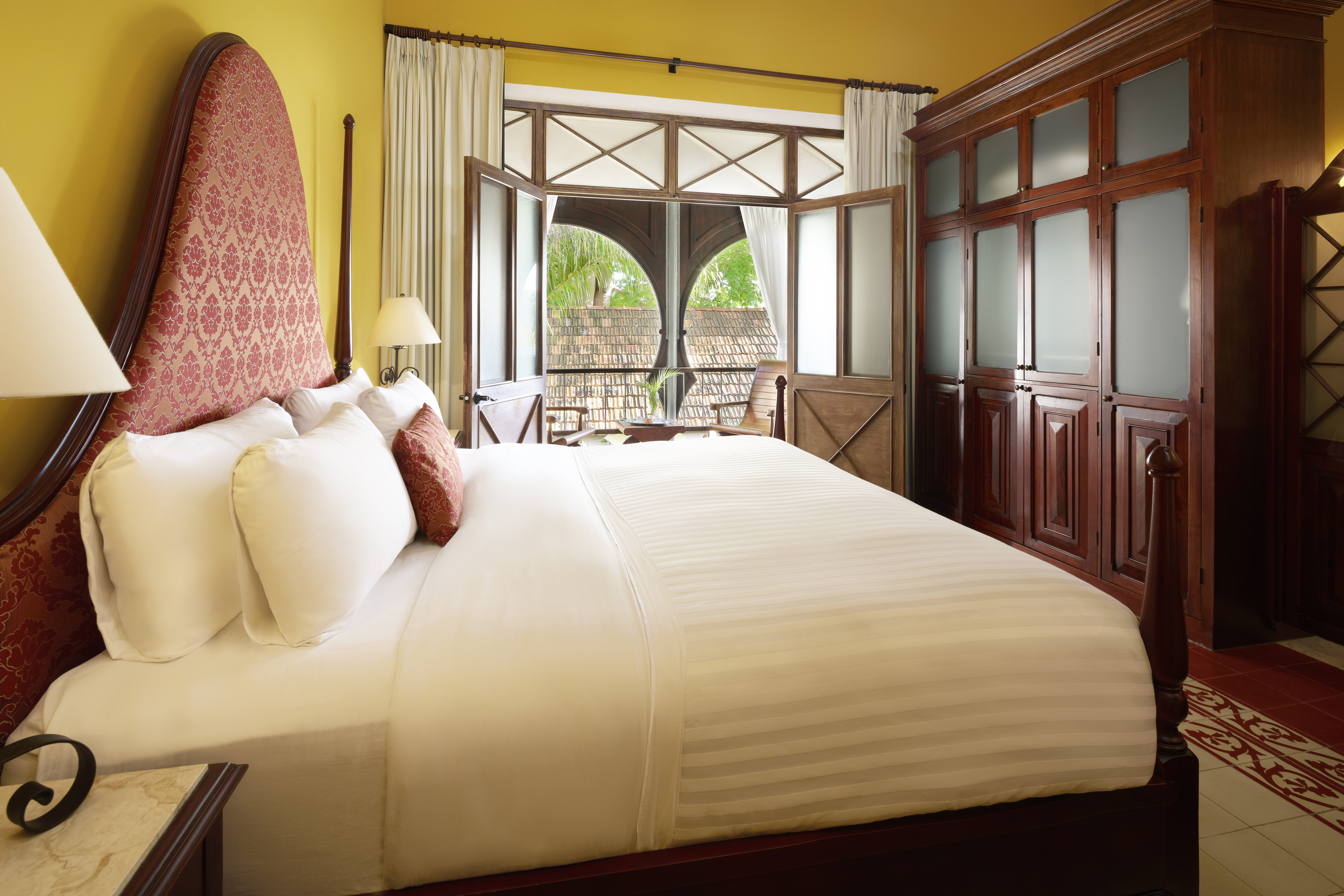 Balcony Room